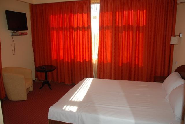 Hotel Coliseum Calafat Quarto foto